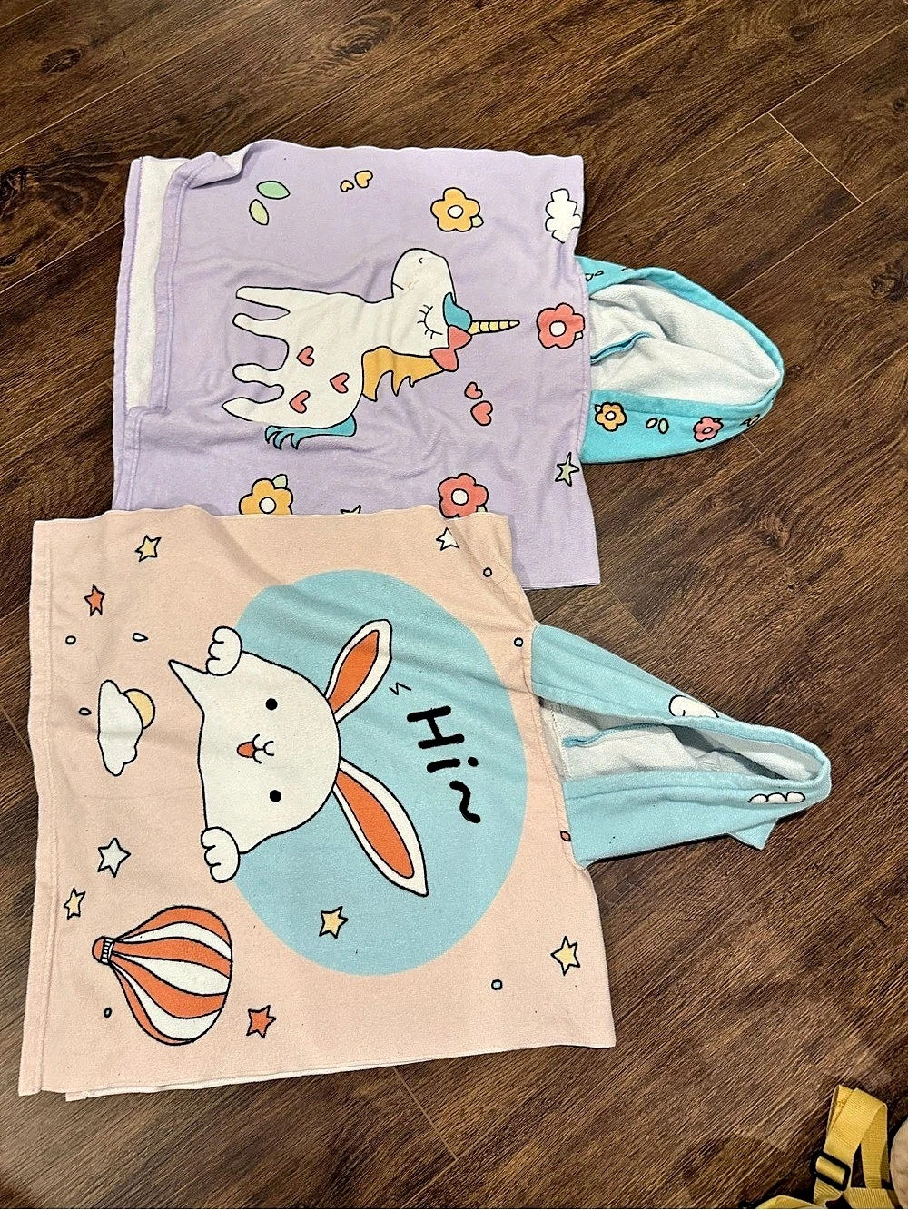 Kids hooded towel Set in Purple & Pink Like New